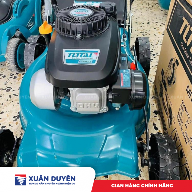 Máy cắt cỏ đẩy tay chạy xăng 4 bánh 4HP Total TGT141181