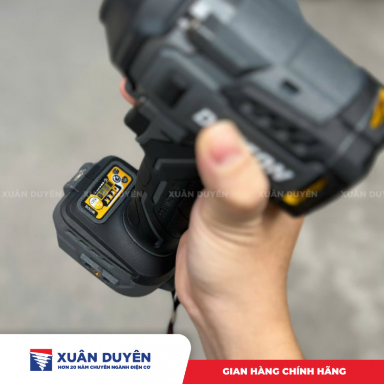 Máy siết bu lông dùng pin 21V Dekton M21-IW550PRO
