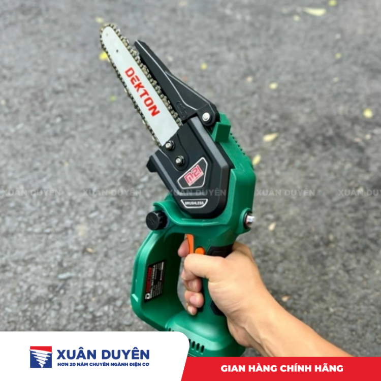 Máy cưa xích dùng pin 21V Dekton M21-CS08BLC