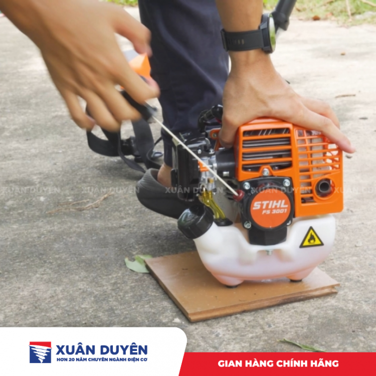 Máy cắt cỏ 2 thì Stihl FS3001 (0,81KW, 1HP)