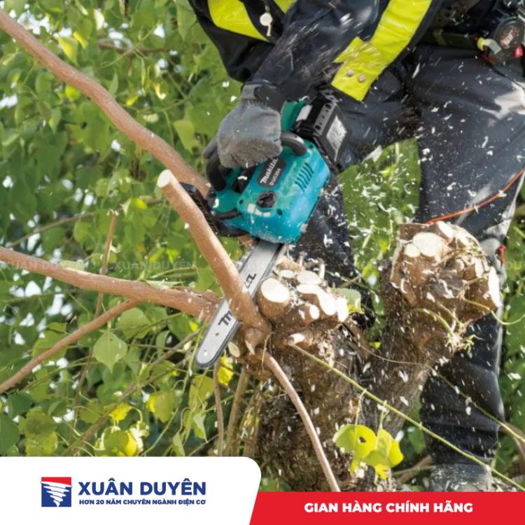 Máy cưa xích dùng pin 18V Makita DUC254Z (Chưa kèm pin sạc)