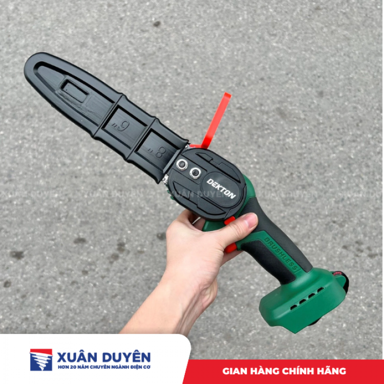 Máy cưa xích dùng pin 21V Dekton M21-CS06BLC (Chưa kèm pin sạc)