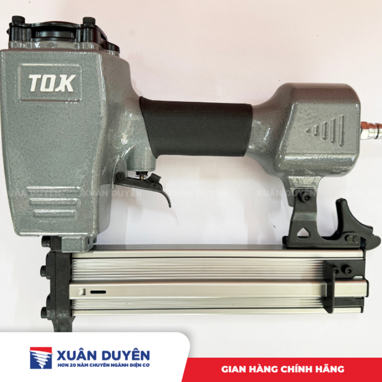 Súng bắn đinh Tok F50