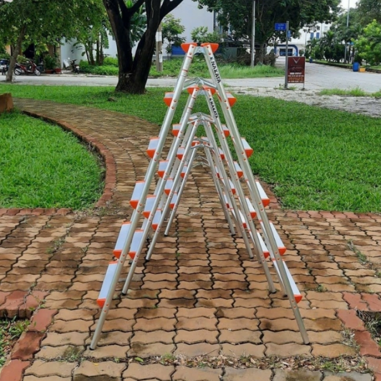Thang nhôm chữ A bậc bằng 6 bậc Nakata TM206